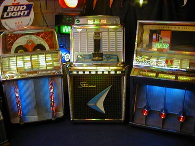 Eddy and Babs Beyst with a restored jukebox